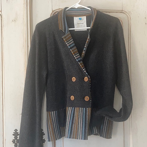 Sweater - Picture 1 of 3